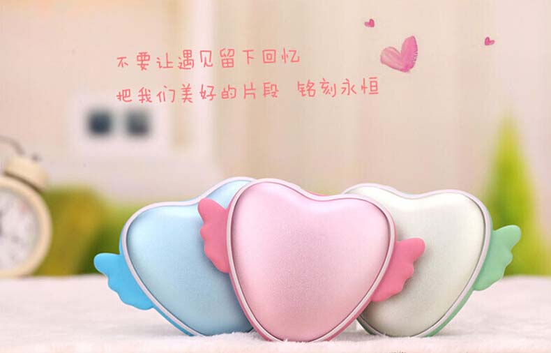 深圳禮至集團，禮至集團情人節(jié)禮品推薦，情人節(jié)禮品方案推薦：香薰玫瑰花臺燈，香精油透過香薰燈加熱分解，使香薰油中陰離子芬多精飄散空氣中。由鼻腔迅速滲入血液.，加速新陳代謝，促進(jìn)血液循環(huán)，達(dá)到調(diào)節(jié)生理機能，美容護(hù)膚的作用，同時還可以平衡體質(zhì)，增強身體對疾病的抵抗力，在房間里點一盞香薰燈，有如置身于整片山林原野,可隨時盡情享受森林浴，身心得以放松。